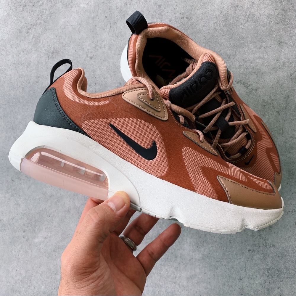 Nike Air Max 200 - Picture 2 of 8